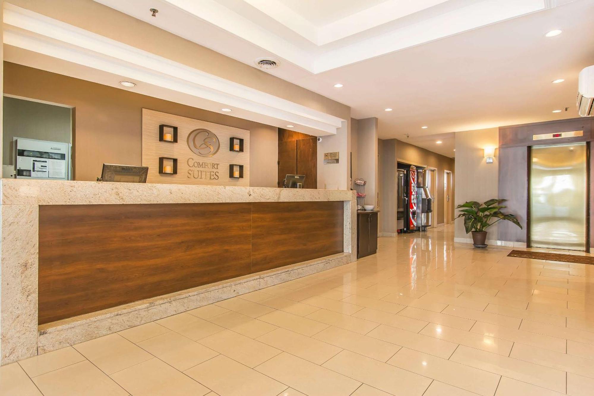 Comfort Suites Downtown Montreal Luaran gambar